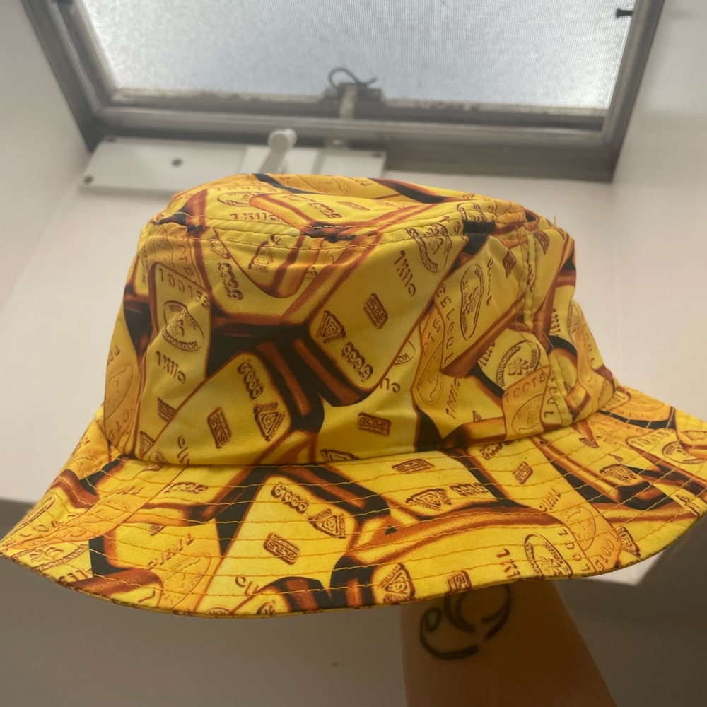 Stylish Gold Bar Graphic Bucket Hat KBETHOS